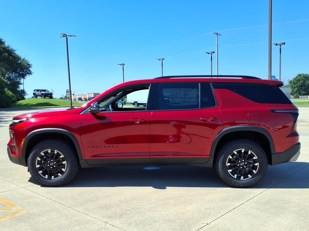 Chevrolet Traverse Vehicle Full-screen Gallery Image 2