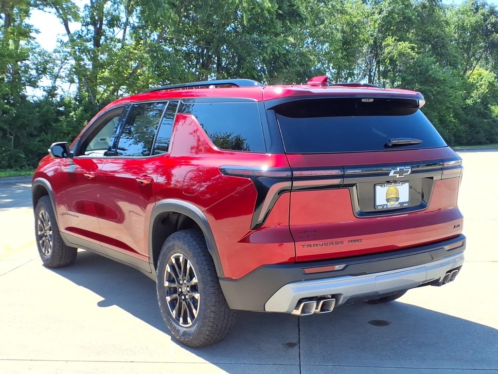 Chevrolet Traverse Vehicle Full-screen Gallery Image 3