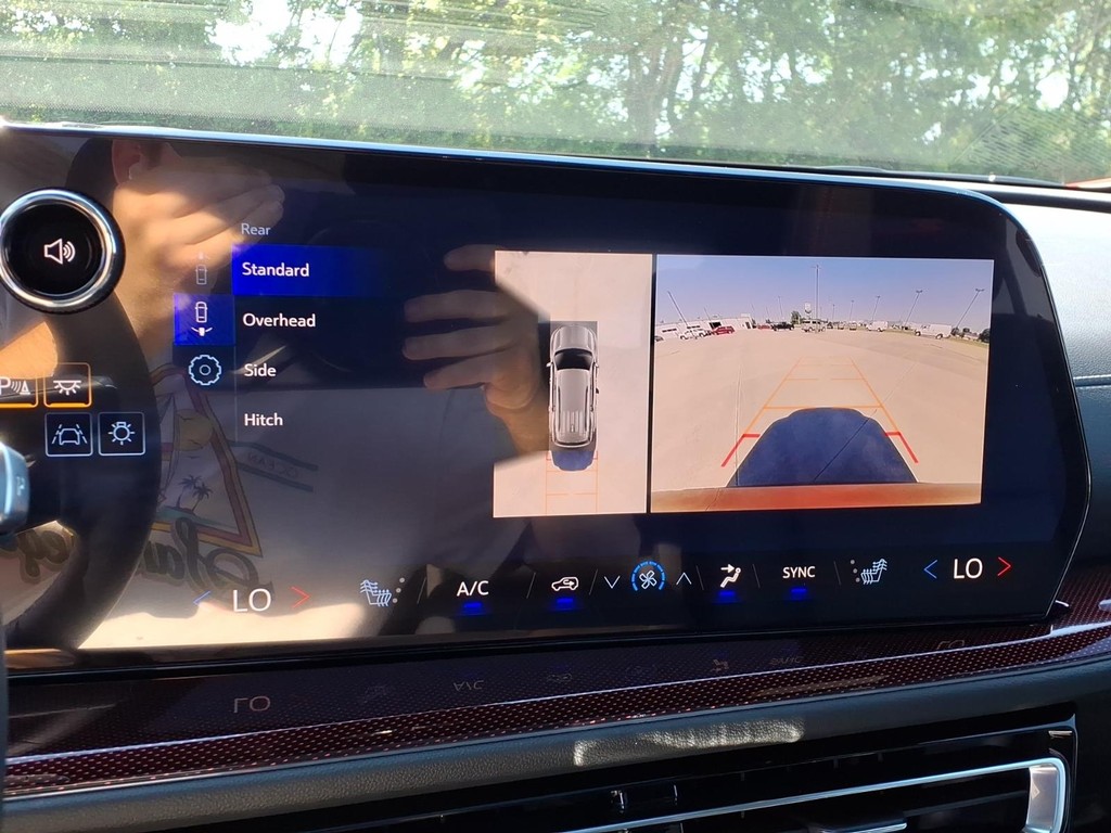 Chevrolet Traverse Vehicle Full-screen Gallery Image 9