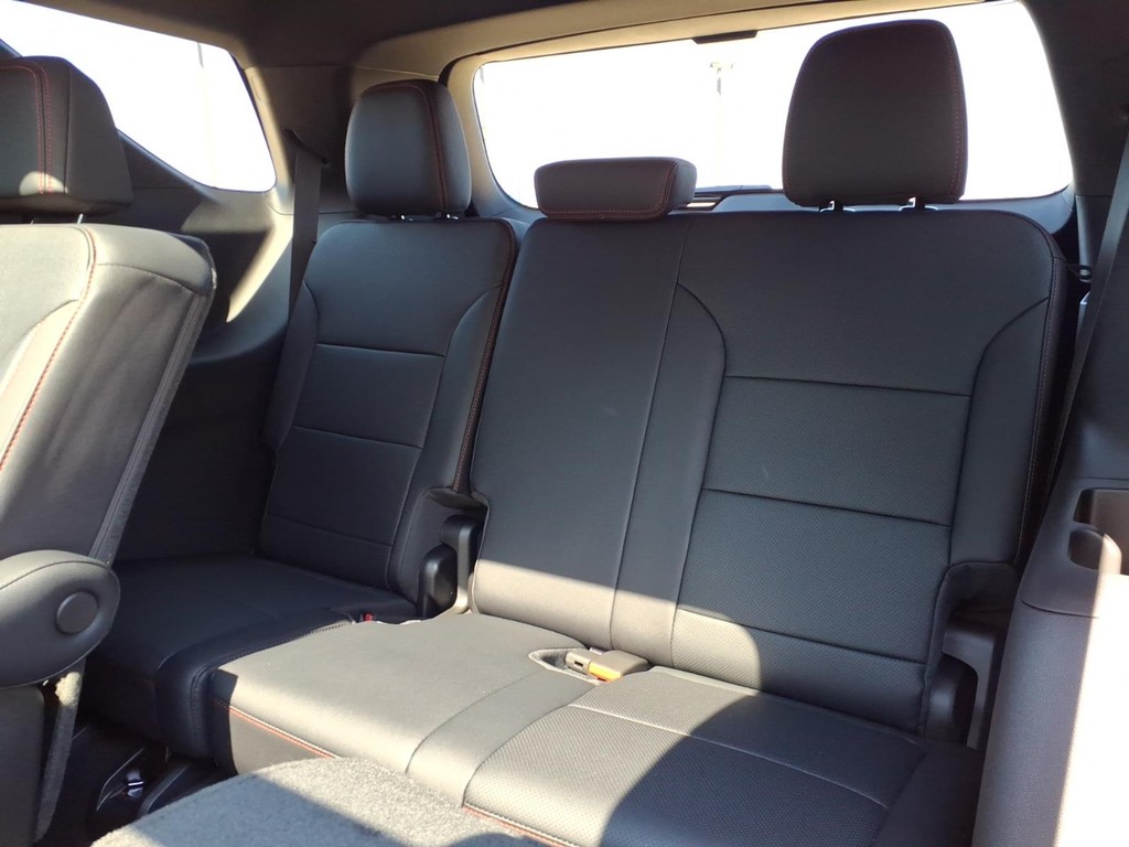 Chevrolet Traverse Vehicle Full-screen Gallery Image 18