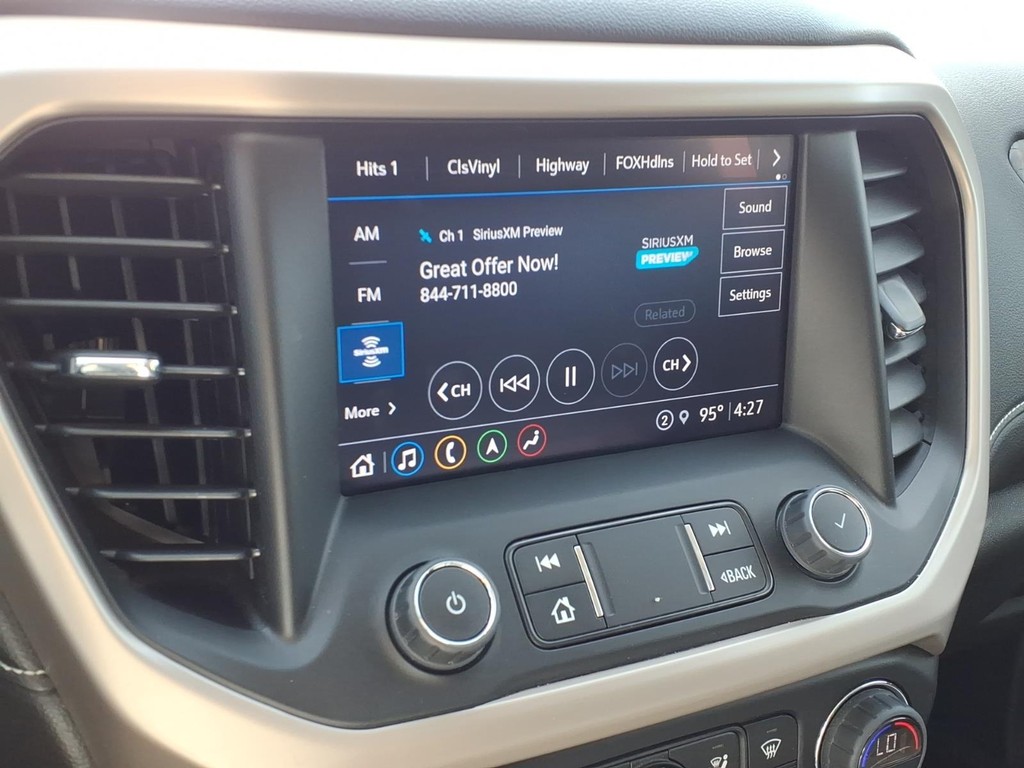 GMC Acadia Vehicle Full-screen Gallery Image 8