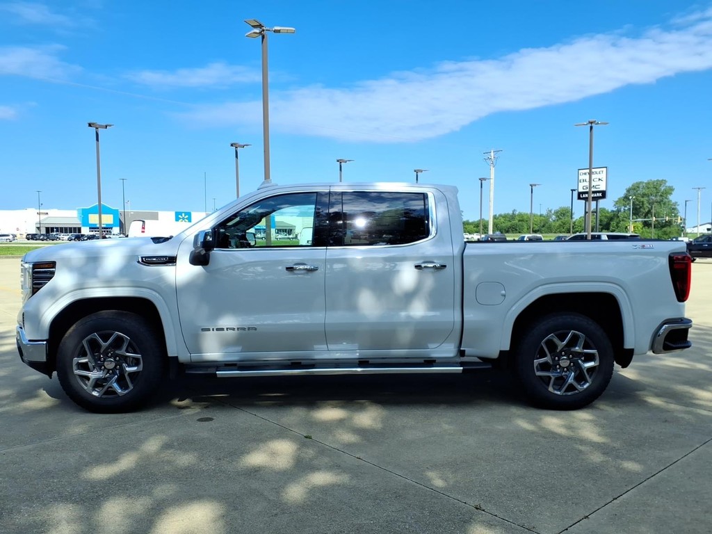 GMC Sierra 1500 Vehicle Full-screen Gallery Image 2