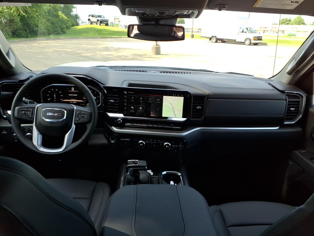 GMC Sierra 1500 Vehicle Full-screen Gallery Image 4