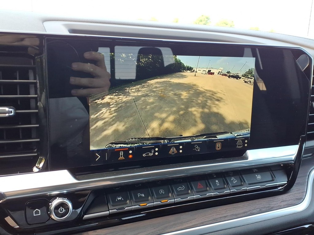 GMC Sierra 1500 Vehicle Full-screen Gallery Image 9