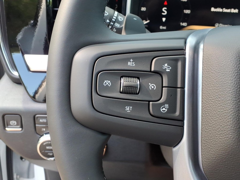 GMC Sierra 1500 Vehicle Full-screen Gallery Image 12