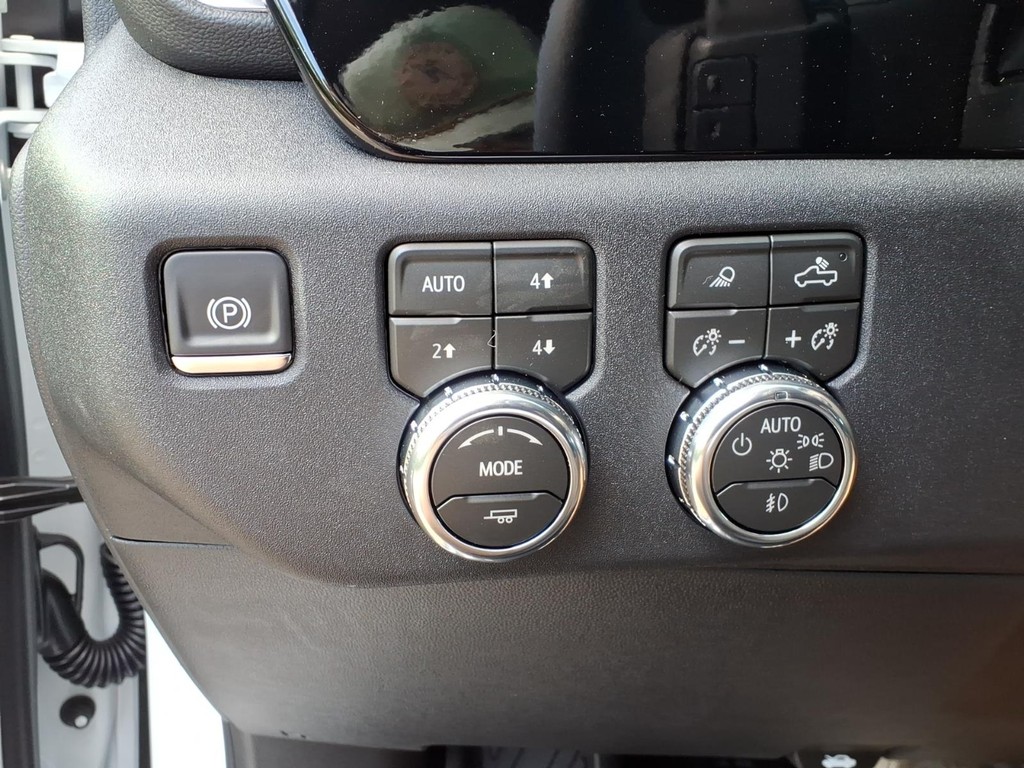 GMC Sierra 1500 Vehicle Full-screen Gallery Image 15