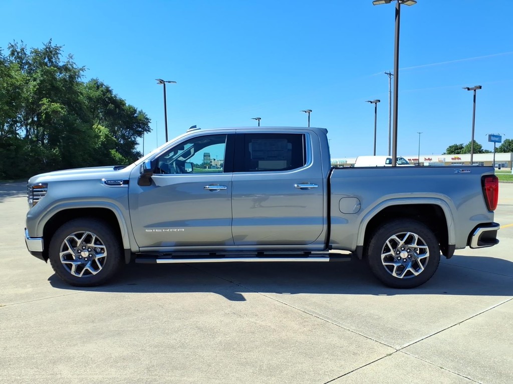 GMC Sierra 1500 Vehicle Full-screen Gallery Image 2