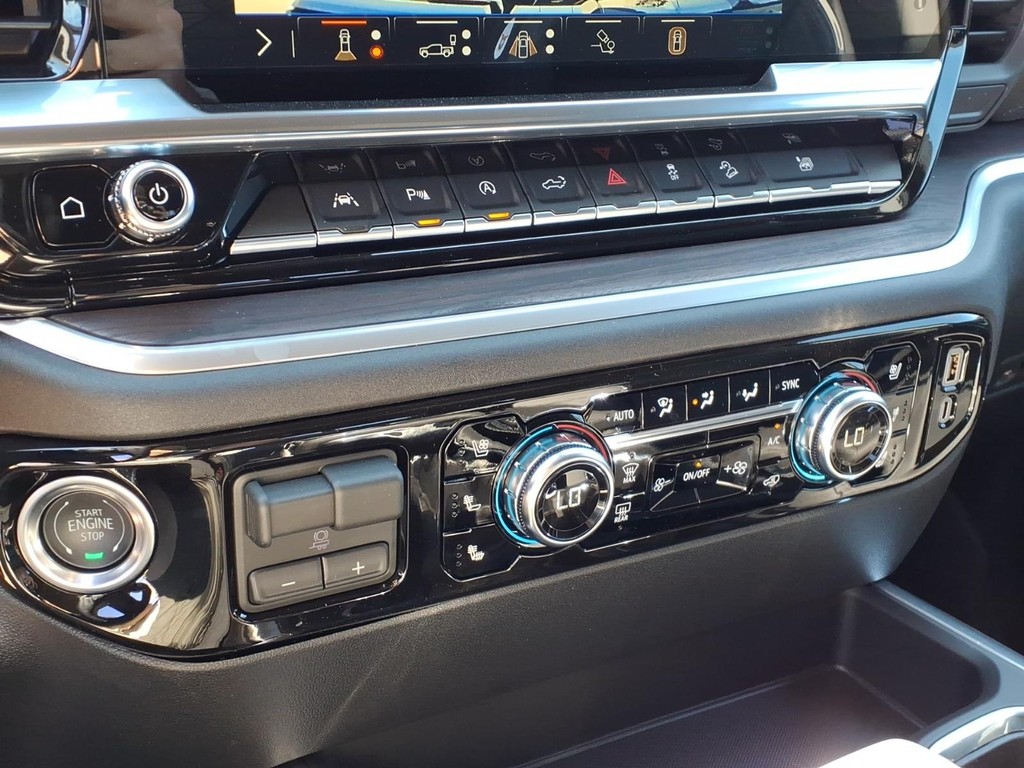 GMC Sierra 1500 Vehicle Full-screen Gallery Image 10