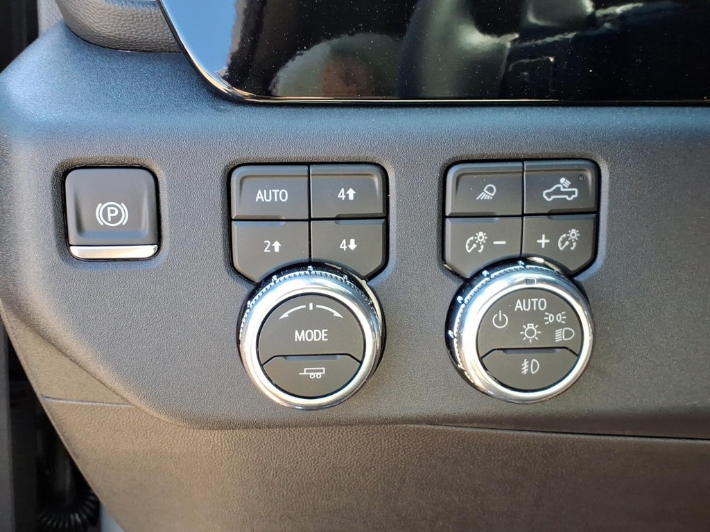 GMC Sierra 1500 Vehicle Full-screen Gallery Image 15