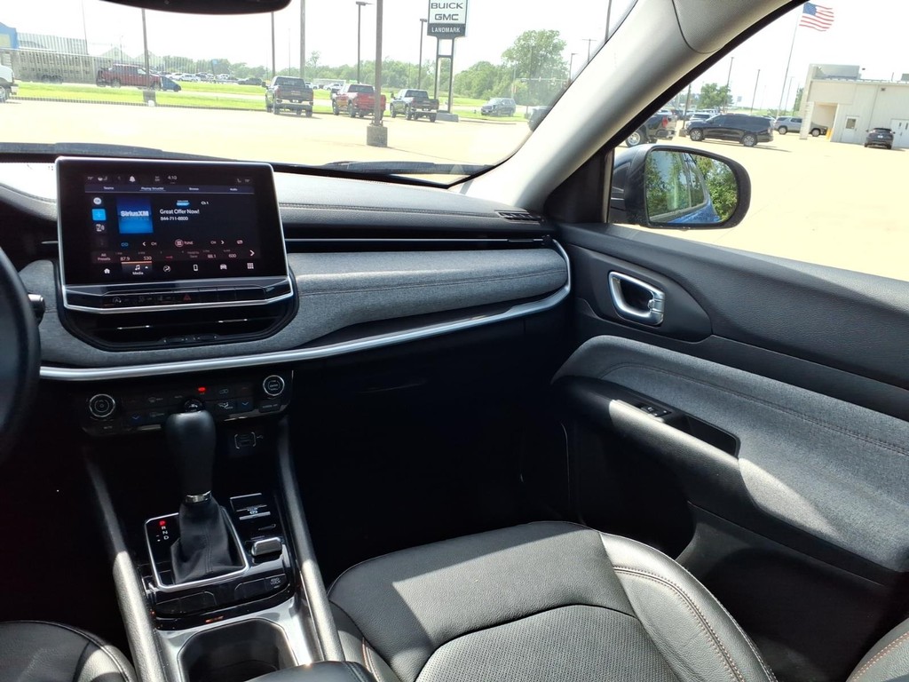 Jeep Compass Vehicle Full-screen Gallery Image 5
