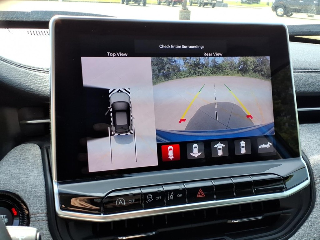 Jeep Compass Vehicle Full-screen Gallery Image 9