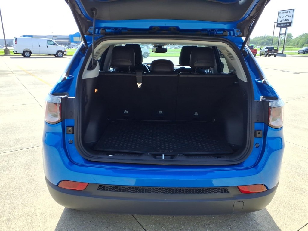 Jeep Compass Vehicle Full-screen Gallery Image 18