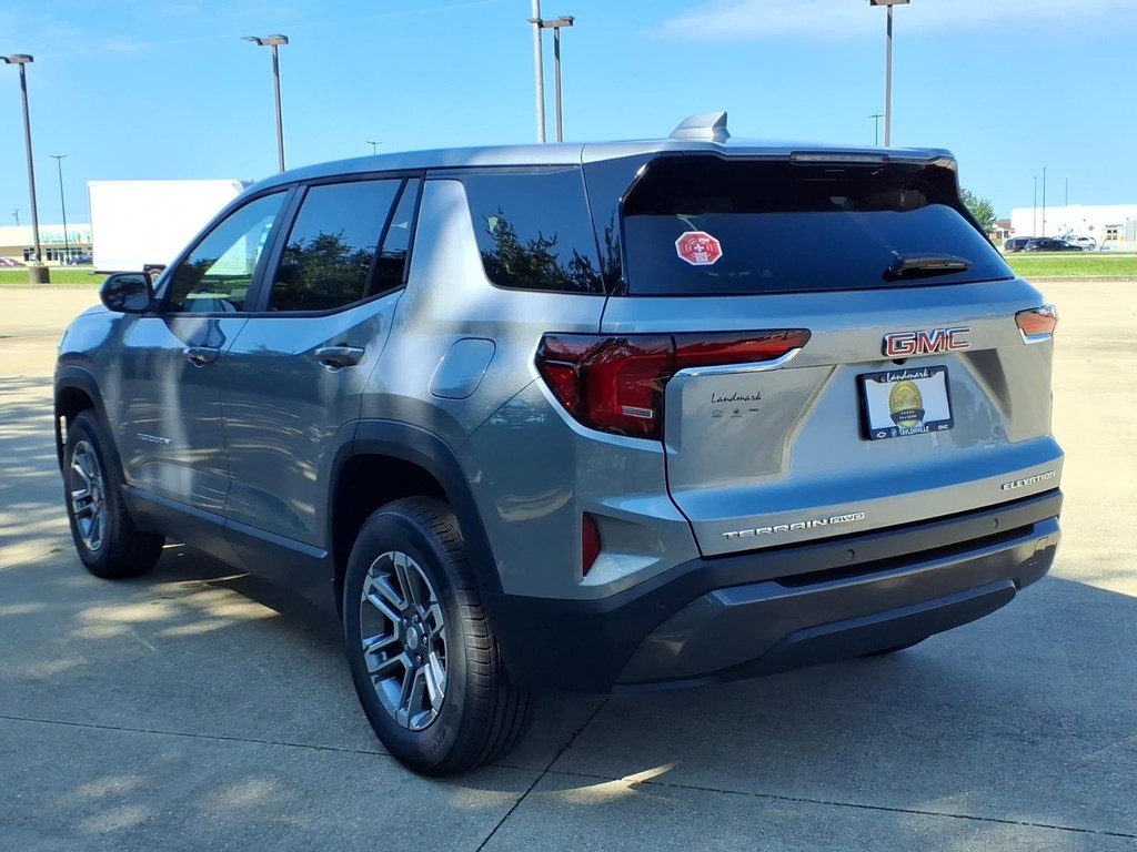 GMC Terrain Vehicle Full-screen Gallery Image 3