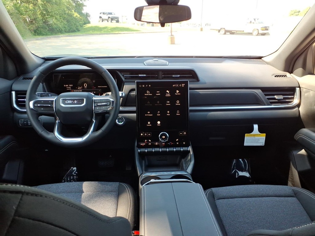 GMC Terrain Vehicle Full-screen Gallery Image 4