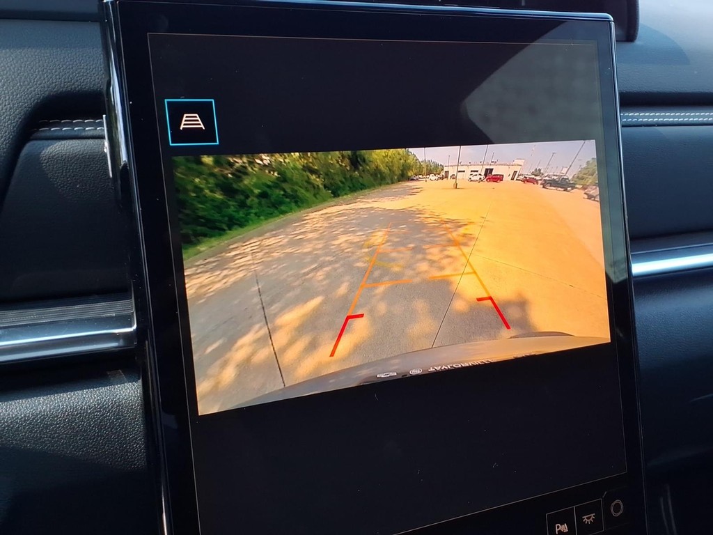 GMC Terrain Vehicle Full-screen Gallery Image 9