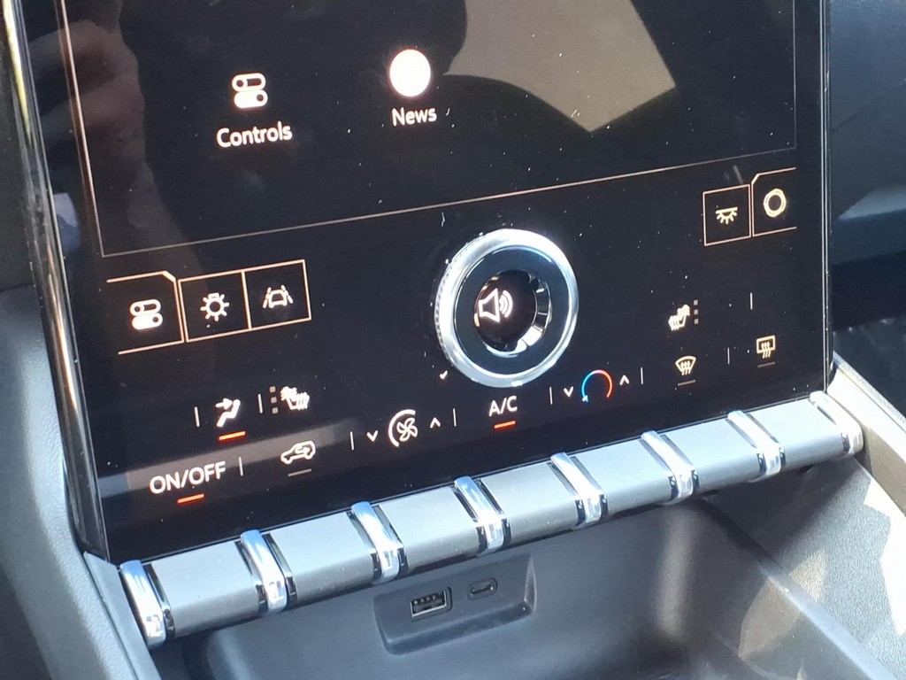 GMC Terrain Vehicle Full-screen Gallery Image 10