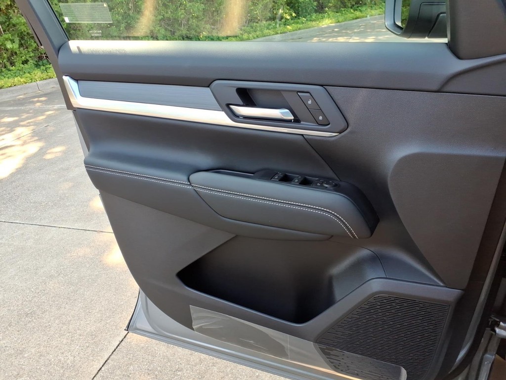 GMC Terrain Vehicle Full-screen Gallery Image 14