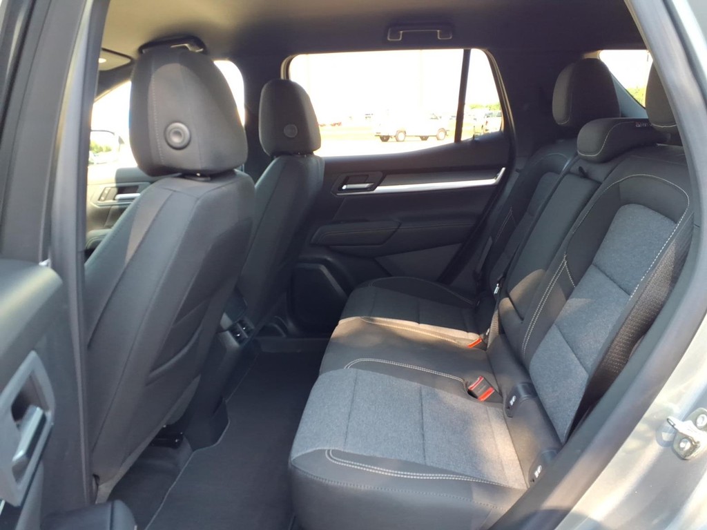 GMC Terrain Vehicle Full-screen Gallery Image 16