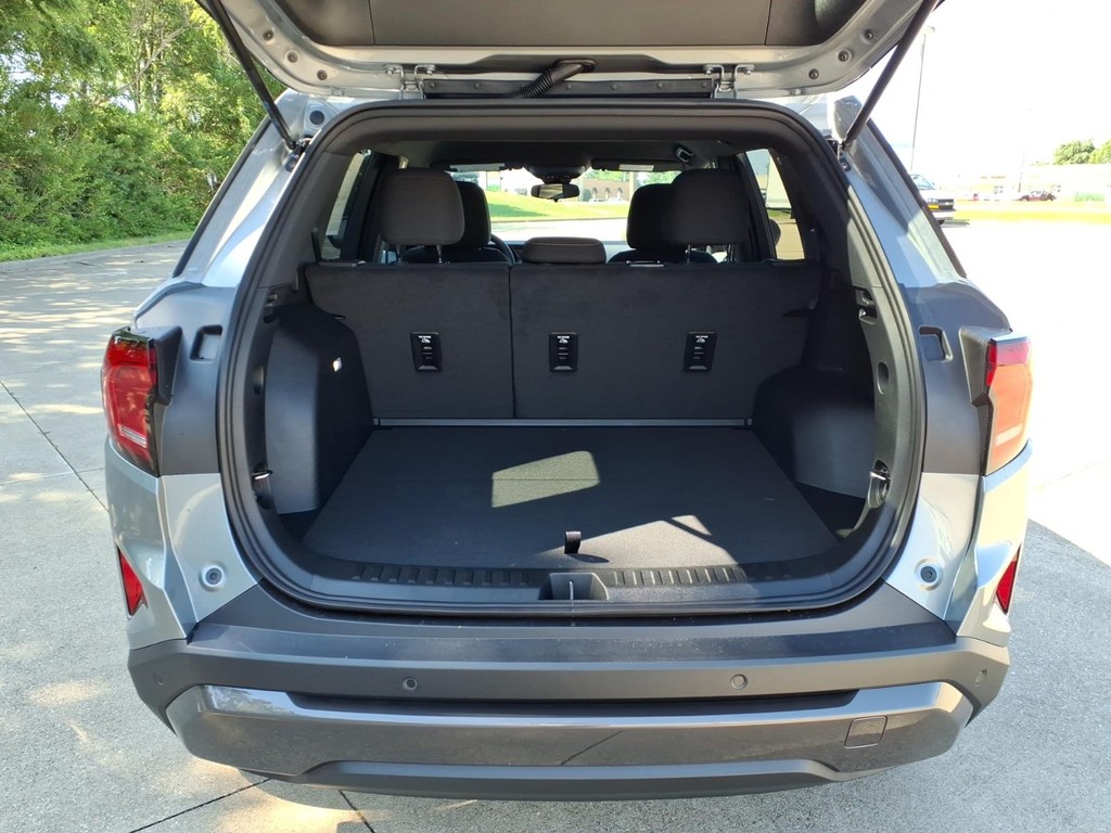 GMC Terrain Vehicle Full-screen Gallery Image 17