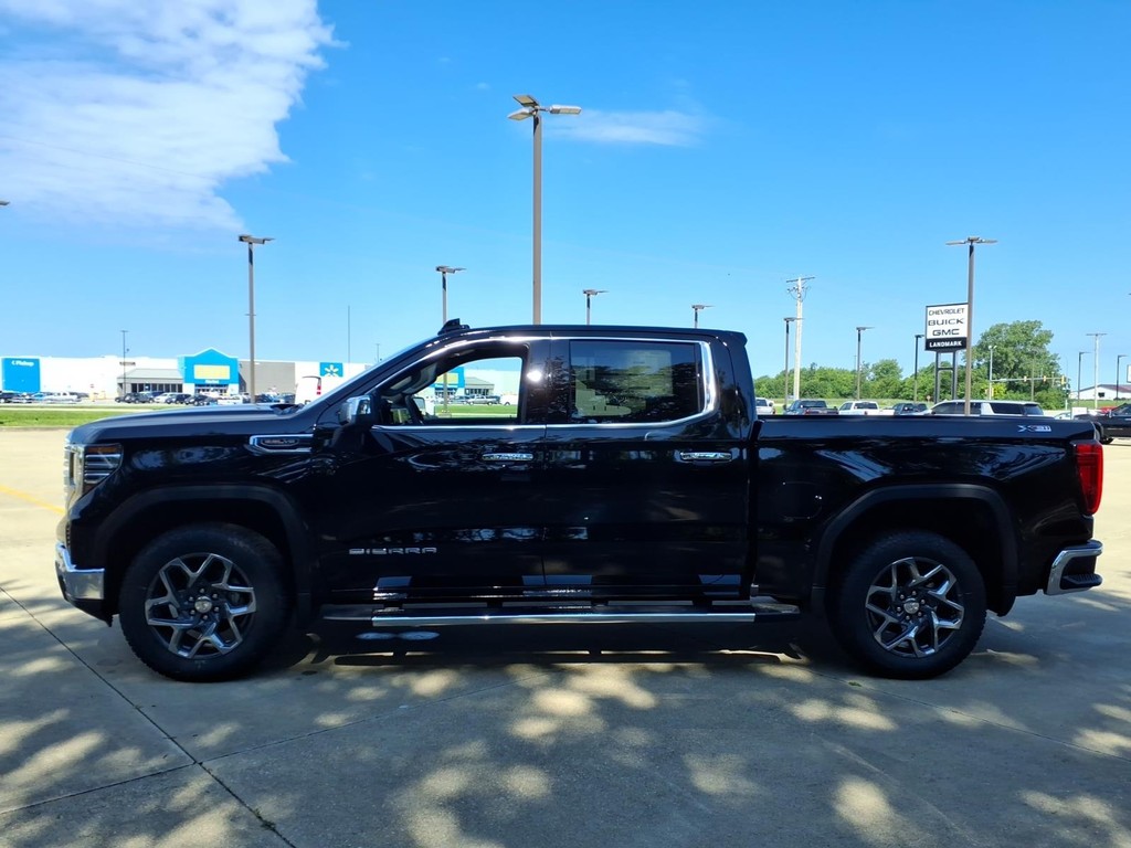 GMC Sierra 1500 Vehicle Full-screen Gallery Image 2