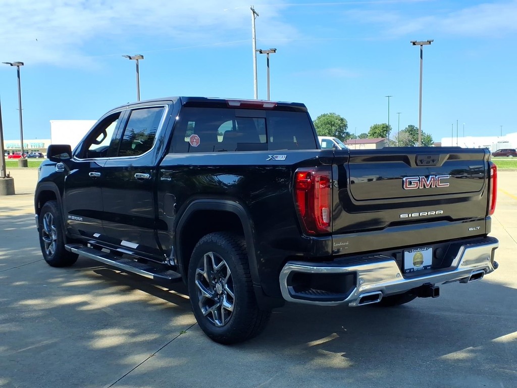 GMC Sierra 1500 Vehicle Full-screen Gallery Image 3