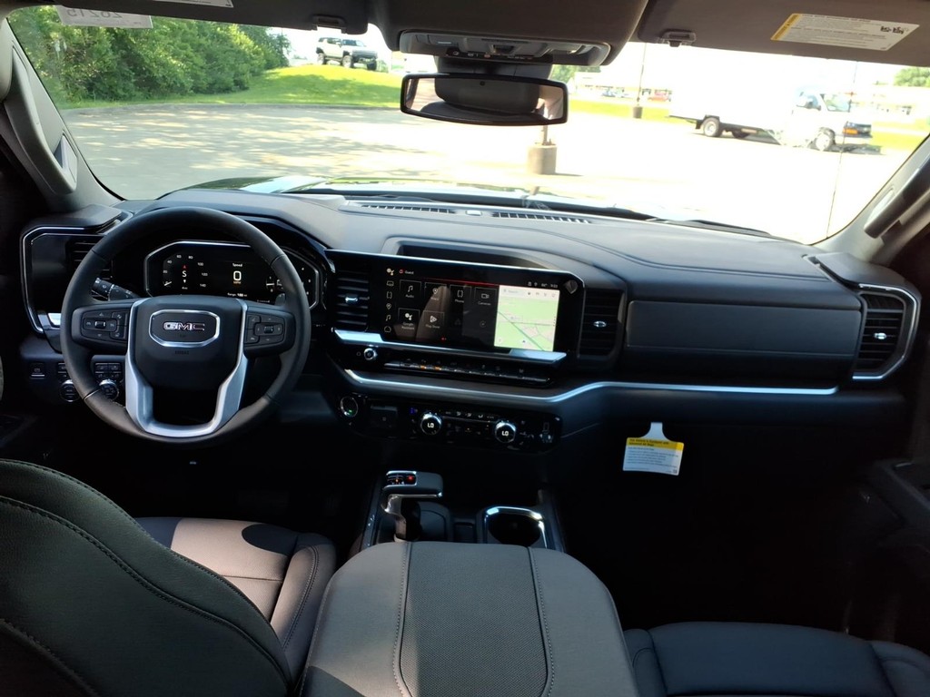 GMC Sierra 1500 Vehicle Full-screen Gallery Image 4