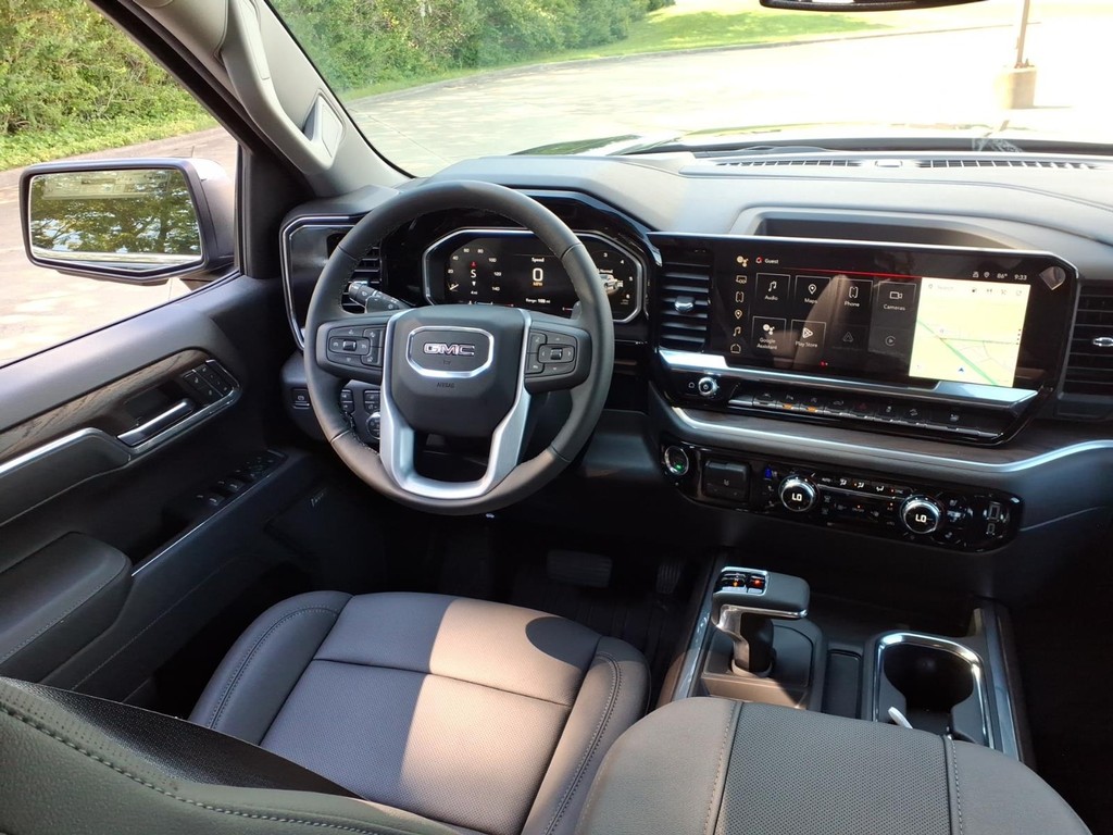 GMC Sierra 1500 Vehicle Full-screen Gallery Image 7