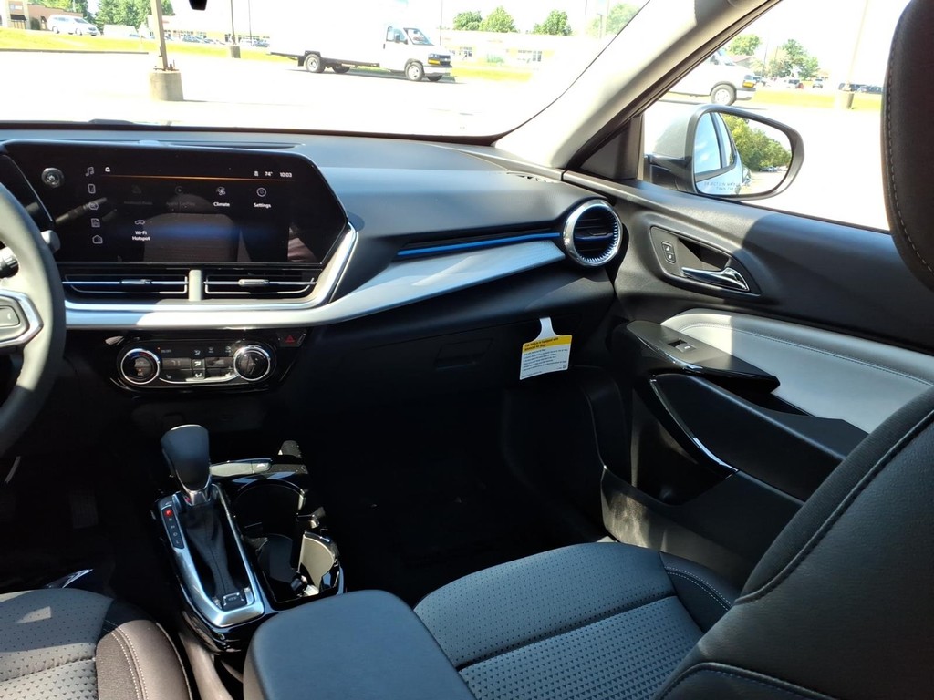 Chevrolet Trax Vehicle Full-screen Gallery Image 5