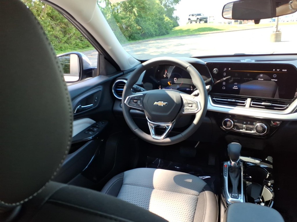 Chevrolet Trax Vehicle Full-screen Gallery Image 6