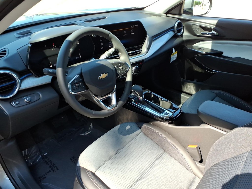 Chevrolet Trax Vehicle Full-screen Gallery Image 16