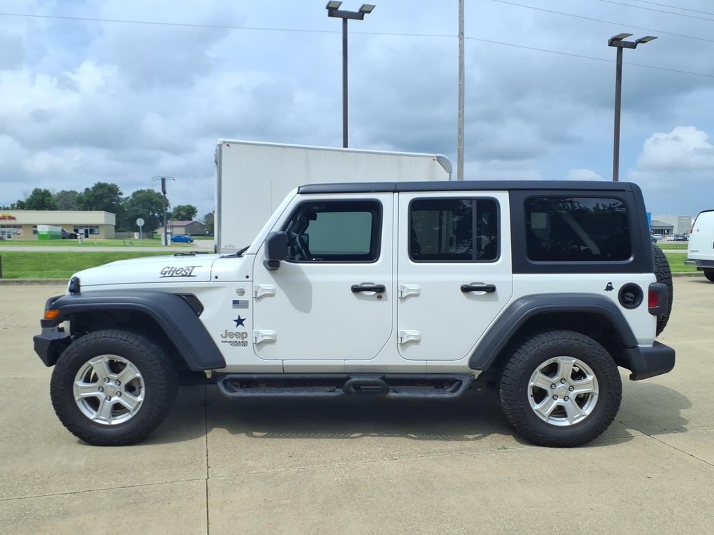 Jeep Wrangler Unlimited Vehicle Full-screen Gallery Image 2