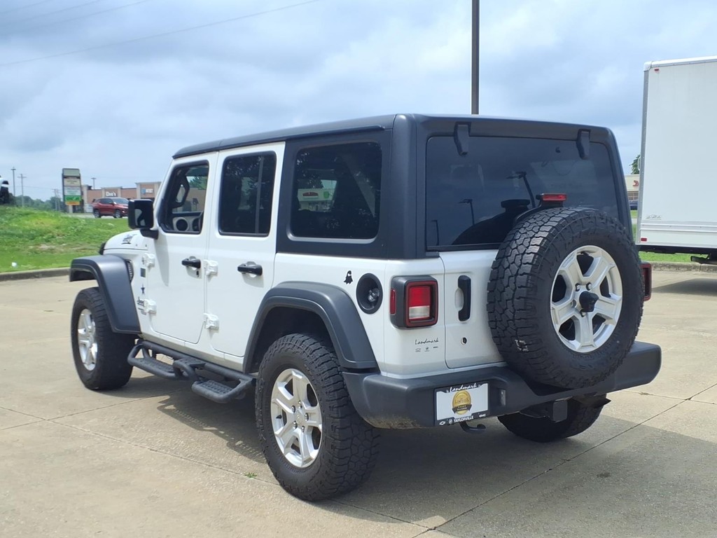 Jeep Wrangler Unlimited Vehicle Full-screen Gallery Image 3