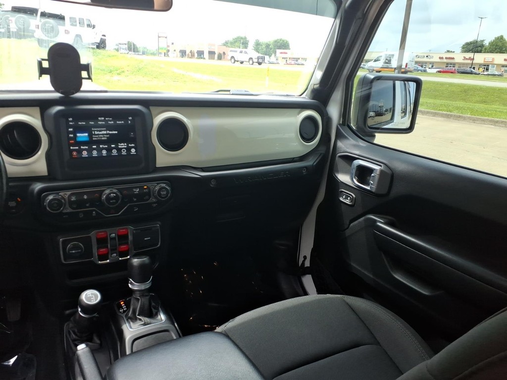 Jeep Wrangler Unlimited Vehicle Full-screen Gallery Image 5