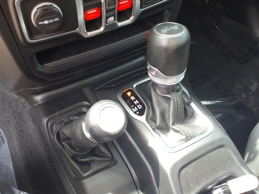Jeep Wrangler Unlimited Vehicle Full-screen Gallery Image 11