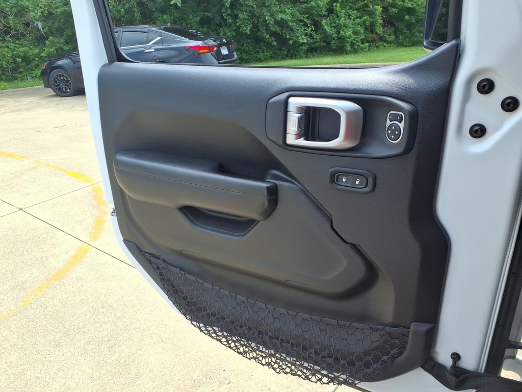 Jeep Wrangler Unlimited Vehicle Full-screen Gallery Image 15