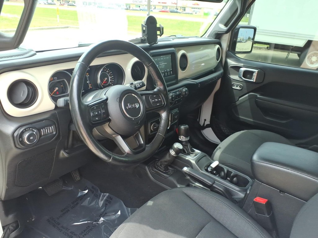 Jeep Wrangler Unlimited Vehicle Full-screen Gallery Image 16