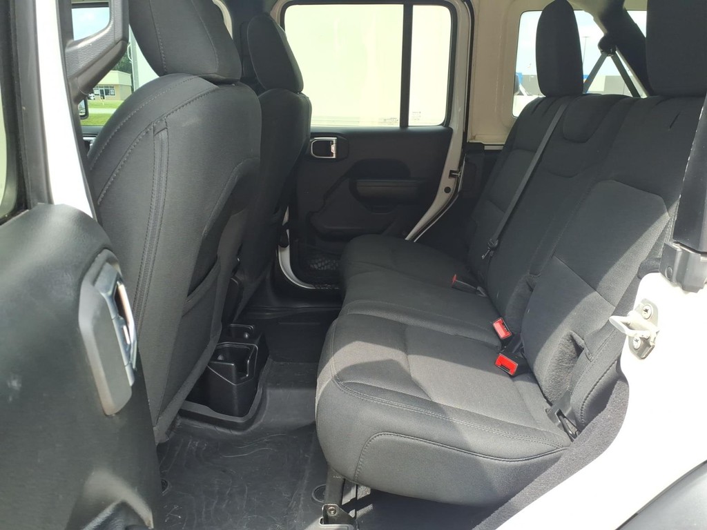 Jeep Wrangler Unlimited Vehicle Full-screen Gallery Image 17
