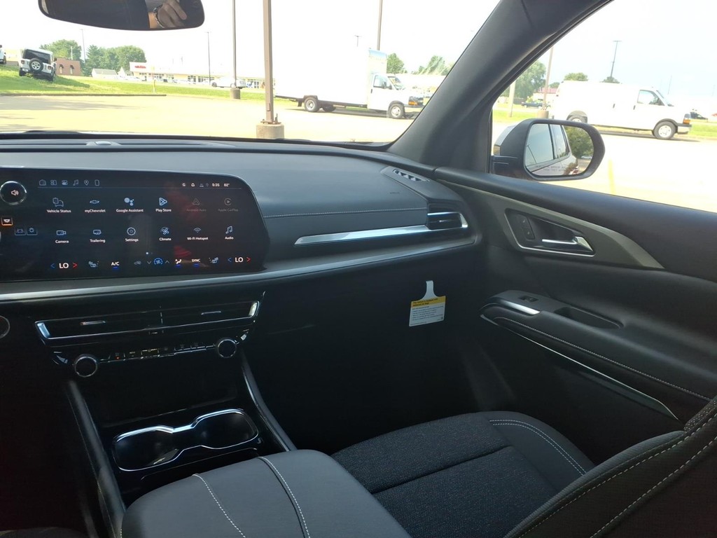 Chevrolet Traverse Vehicle Full-screen Gallery Image 5