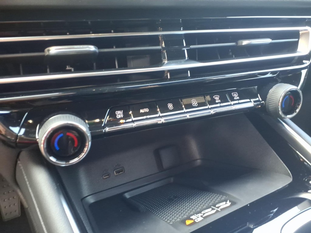 Chevrolet Traverse Vehicle Full-screen Gallery Image 10