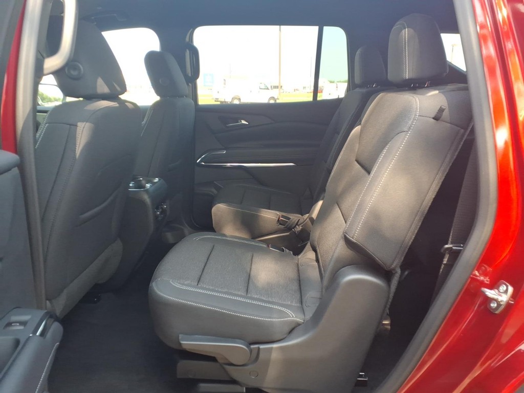 Chevrolet Traverse Vehicle Full-screen Gallery Image 16