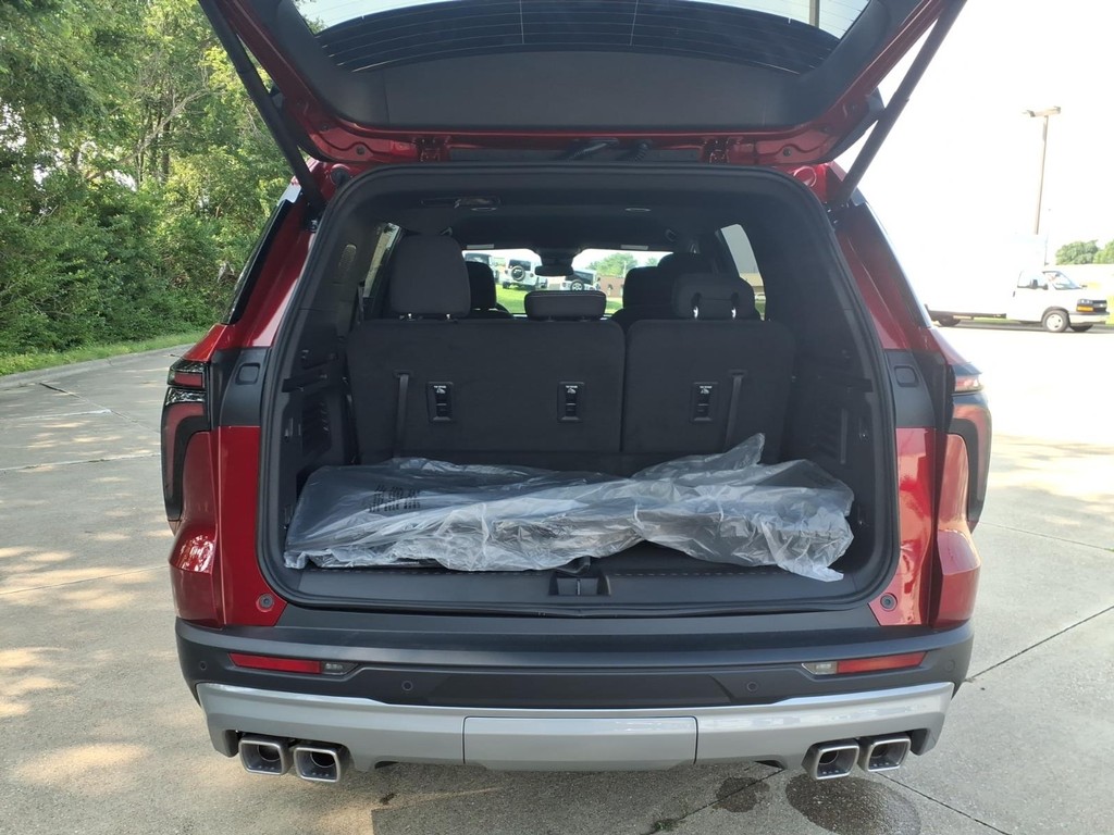 Chevrolet Traverse Vehicle Full-screen Gallery Image 18