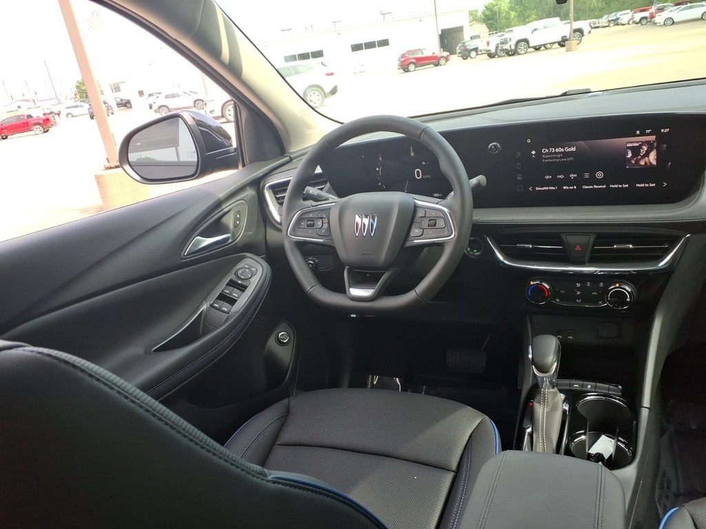 Buick Encore GX Vehicle Full-screen Gallery Image 6
