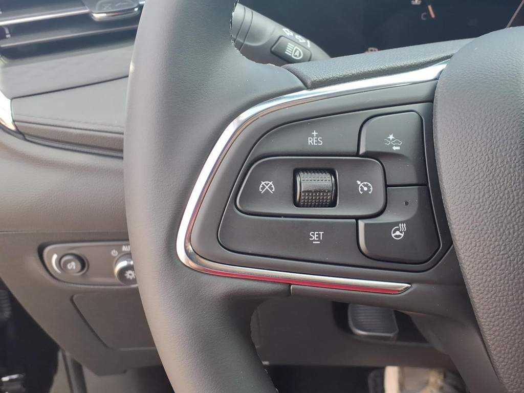 Buick Encore GX Vehicle Full-screen Gallery Image 12