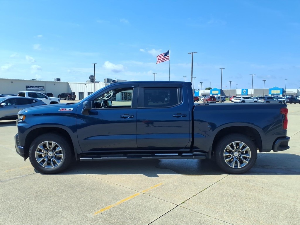 Chevrolet Silverado 1500 LTD Vehicle Full-screen Gallery Image 02