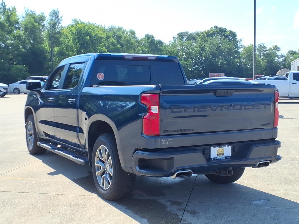 Chevrolet Silverado 1500 LTD Vehicle Full-screen Gallery Image 03