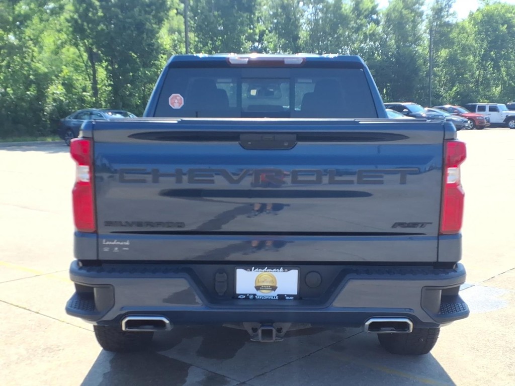 Chevrolet Silverado 1500 LTD Vehicle Full-screen Gallery Image 04
