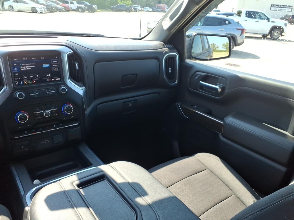 Chevrolet Silverado 1500 LTD Vehicle Full-screen Gallery Image 08