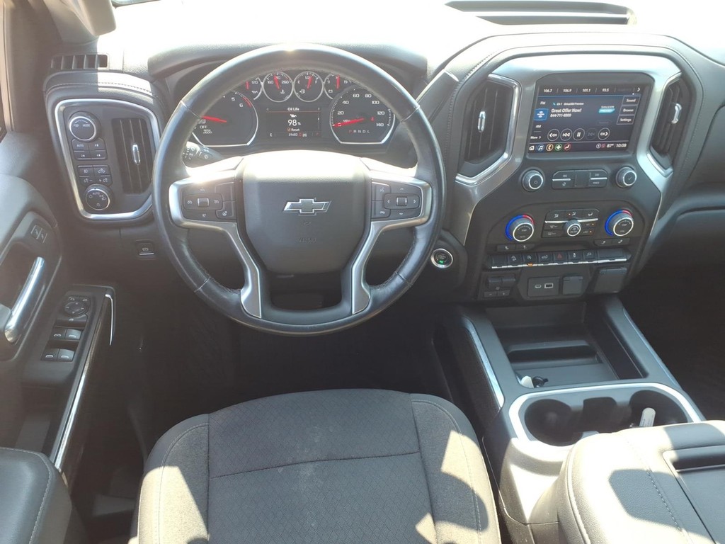 Chevrolet Silverado 1500 LTD Vehicle Full-screen Gallery Image 10