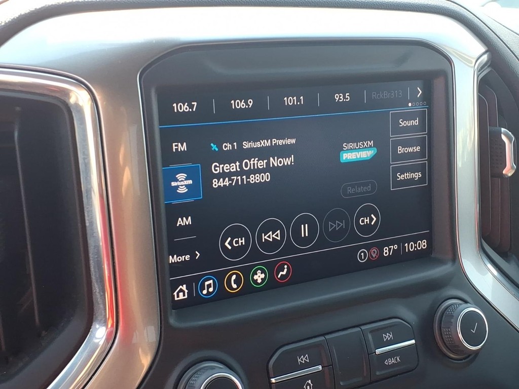 Chevrolet Silverado 1500 LTD Vehicle Full-screen Gallery Image 11