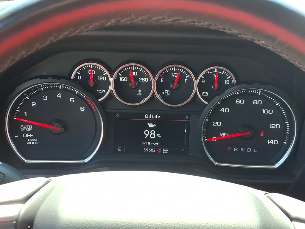 Chevrolet Silverado 1500 LTD Vehicle Full-screen Gallery Image 16